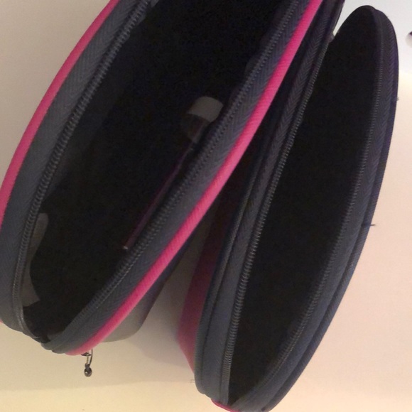 TAHARI 2 piece Pink & Navy Dome Multi use Bag Set - Picture 8 of 8